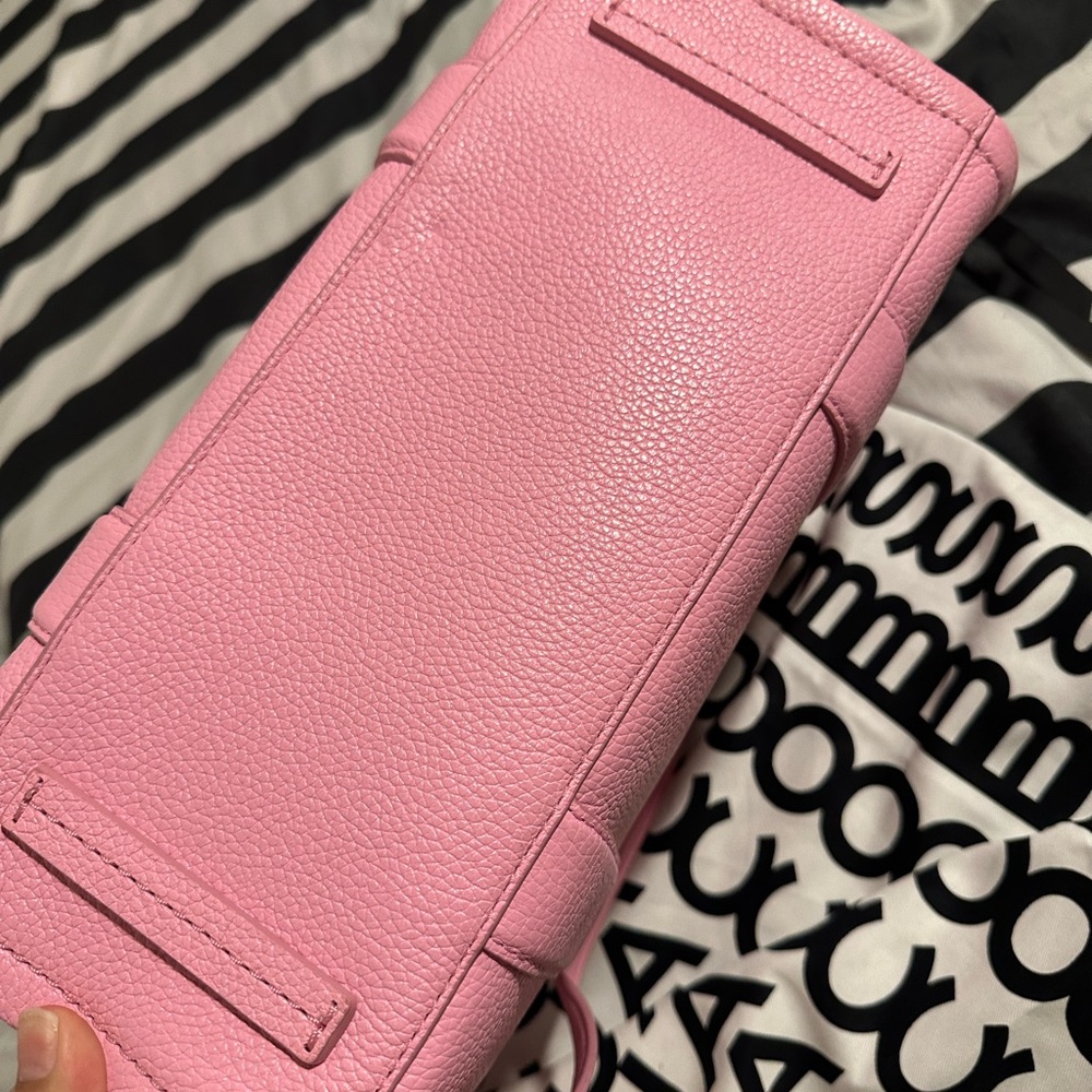 Marc Jacobs medium Pink The Totebag Pebbled Leather Satchel - Picture 5 of 9
